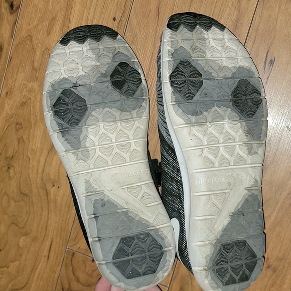 Nike shoes - Picture 4 of 6